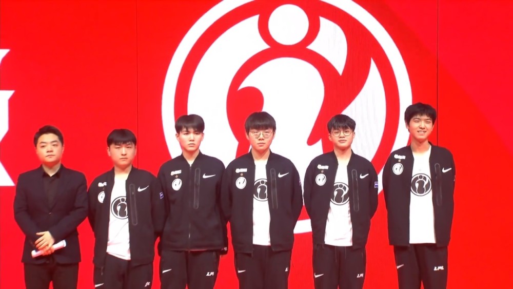 幕对视网膜 幕对视网膜